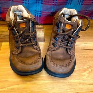 Stride Rite flex grip sole toddler boots